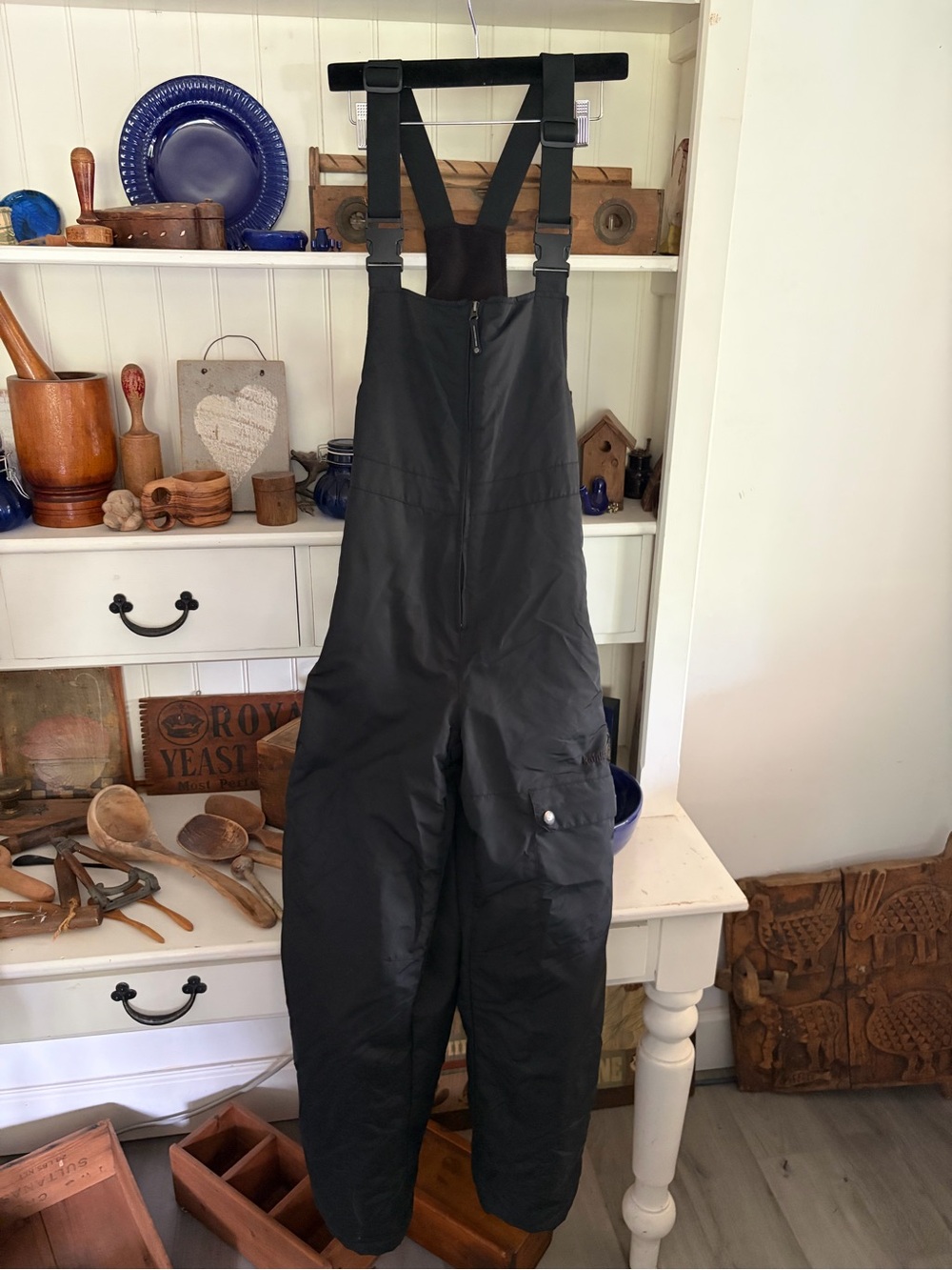 Kamik Black Insulated Bib Snow Pants with Adjustable Straps